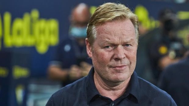 El vestuario contradice a Koeman