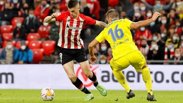 El Cádiz saca tres puntos de oro de San Mamés