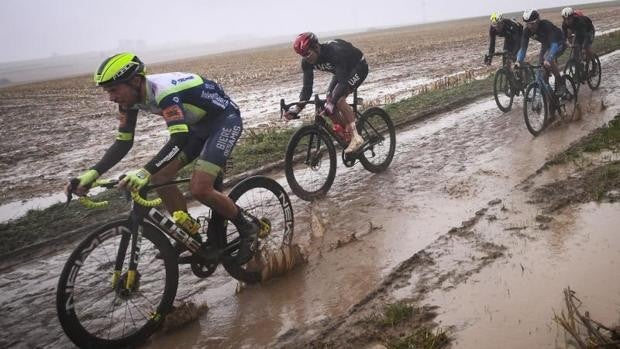 Éxtasis de Colbrelli y desolación de Van der Poel en una Roubaix agónica