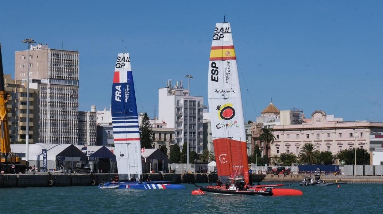 Barcos de Sail GP en aguas gaditanas