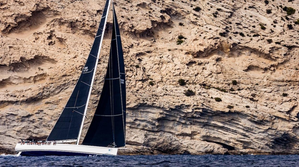 «Moat» y «Bliss» se jugarán la Ibiza JoySail a una sola carta