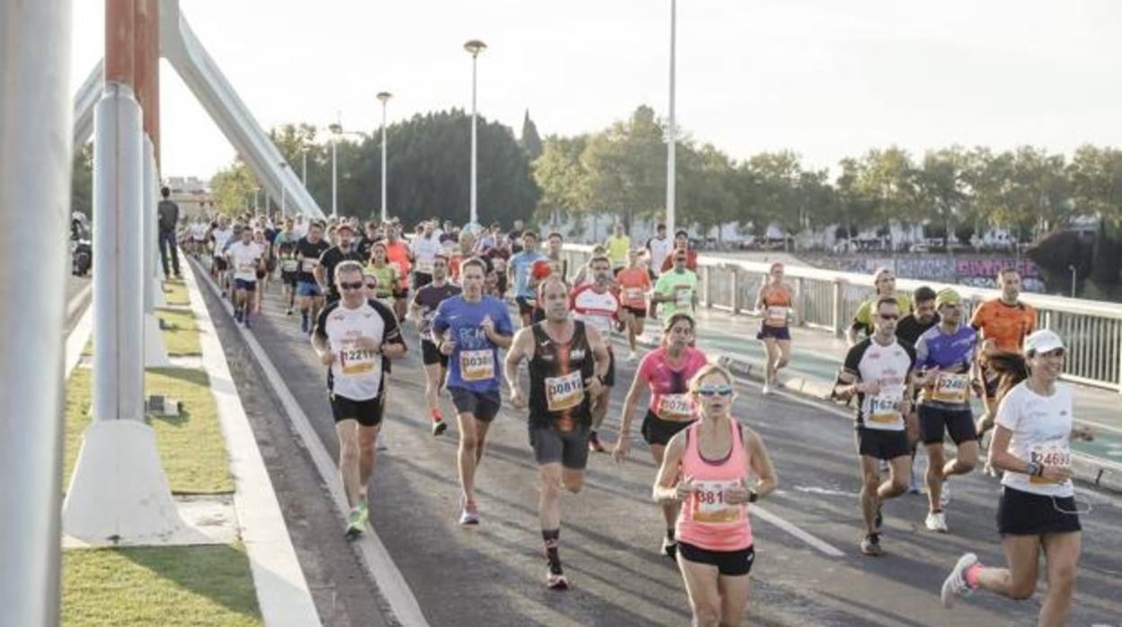 ¿Has corrido la media maratón de Sevilla? Búscate en nuestras galerías