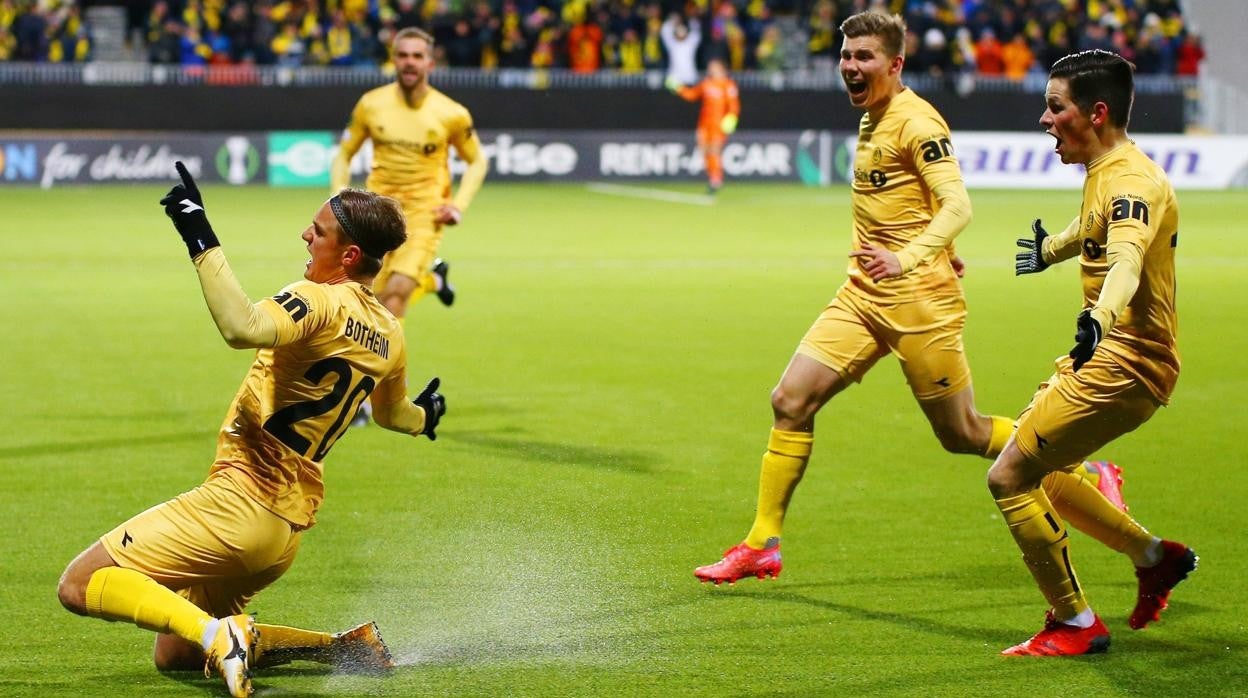 Los jugadores del Bodo Glint celebran uno de los goles ante la Roma