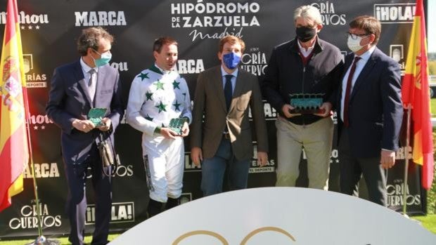 Gran victoria de 'Dajla', uniéndose a la fiesta del 80 Aniversario del Hipódromo de la Zarzuela