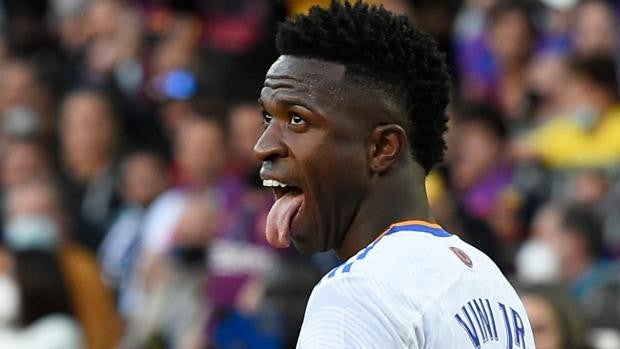 LaLiga denuncia insultos racistas a Vinicius durante el clásico