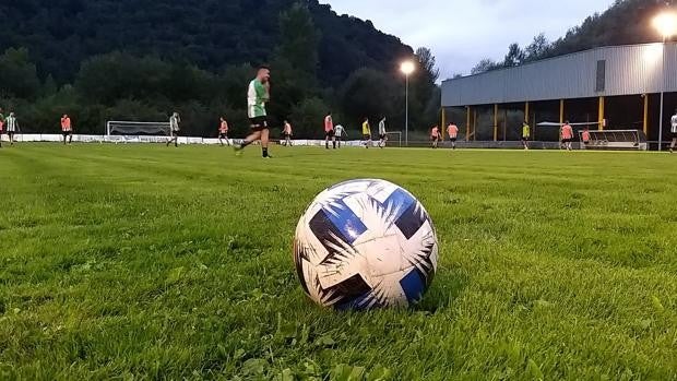 Los veinte clubes de Regional que aspiran a jugar contra un Primera en la Copa