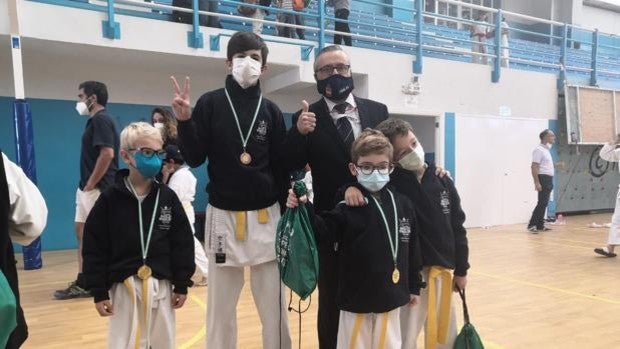 Éxito del Club de Kárate de El Centro Inglés en el Campeonato Provincial