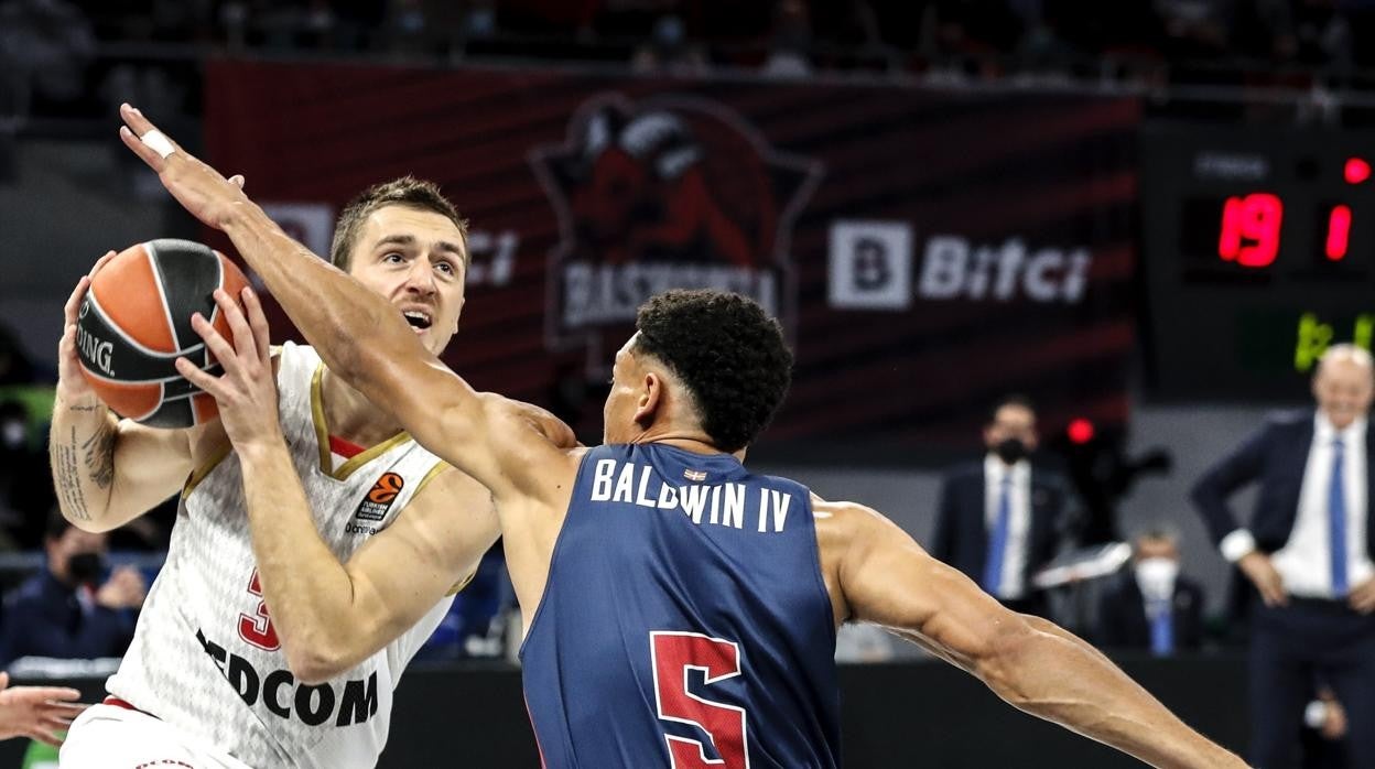 El Baskonia sale escaldado de San Petersburgo