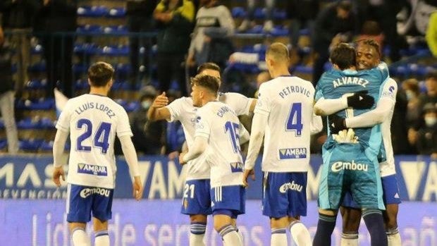 El Zaragoza se acerca a los playoffs con un triunfo vital ante el Eibar