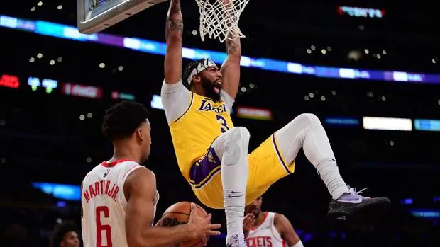 Los Lakers carburan: 84 puntos de su tridente para tumbar a los Rockets