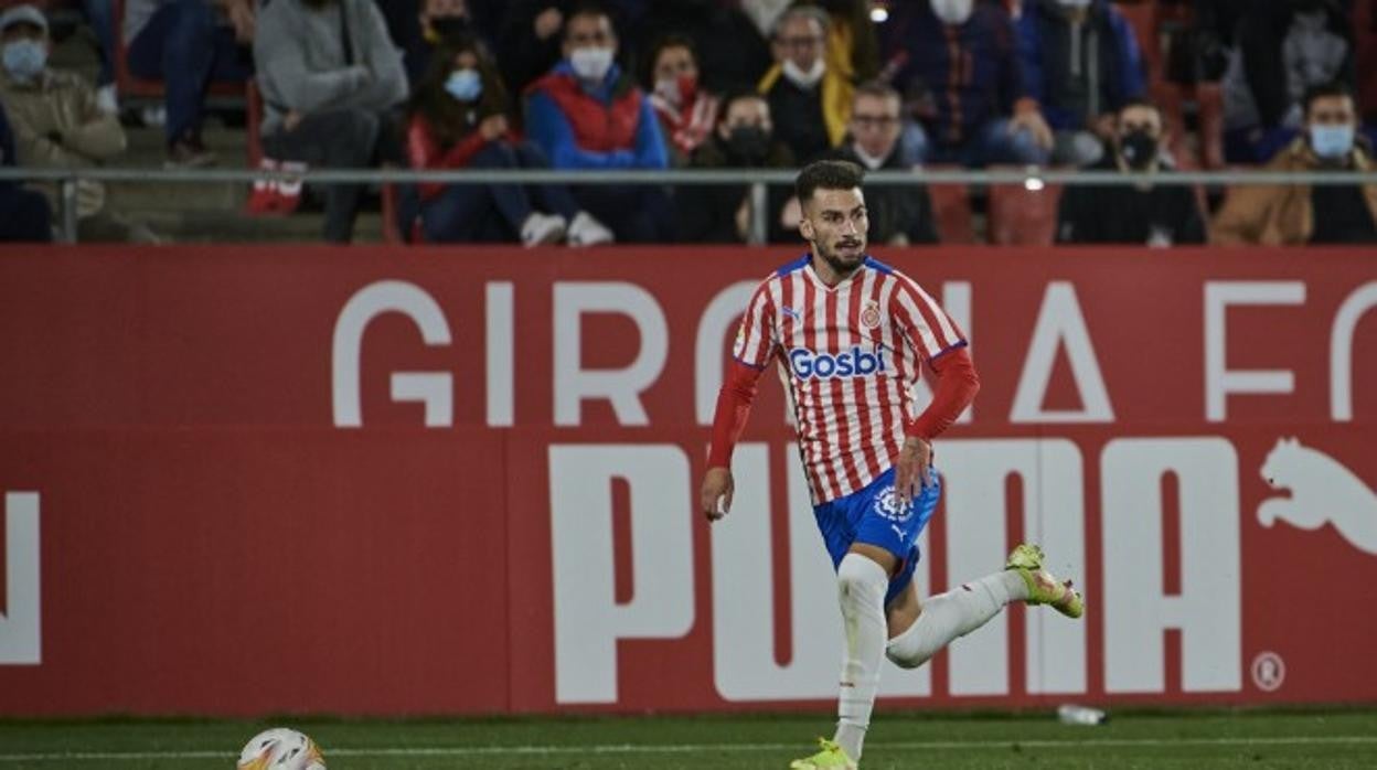 Tres goles de Stuani destrozan al Alcorcón