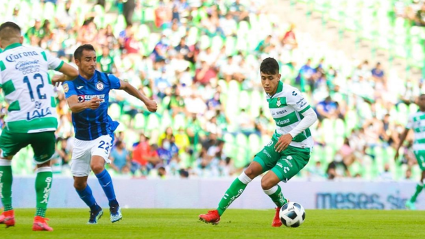 De repartir comida a domicilio a llamar a las puertas de su selección