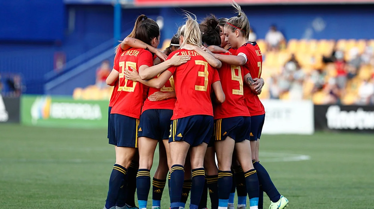 Conjura de la selección española femenina antes de un encuentro