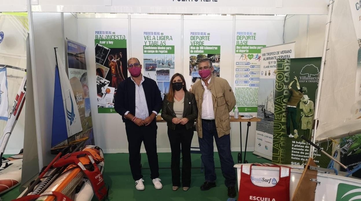 La presidenta de Diputación, Irene García en el stand de Puerto Real.