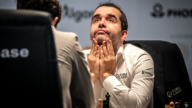 Nepo se derrumba y regala a Carlsen medio título