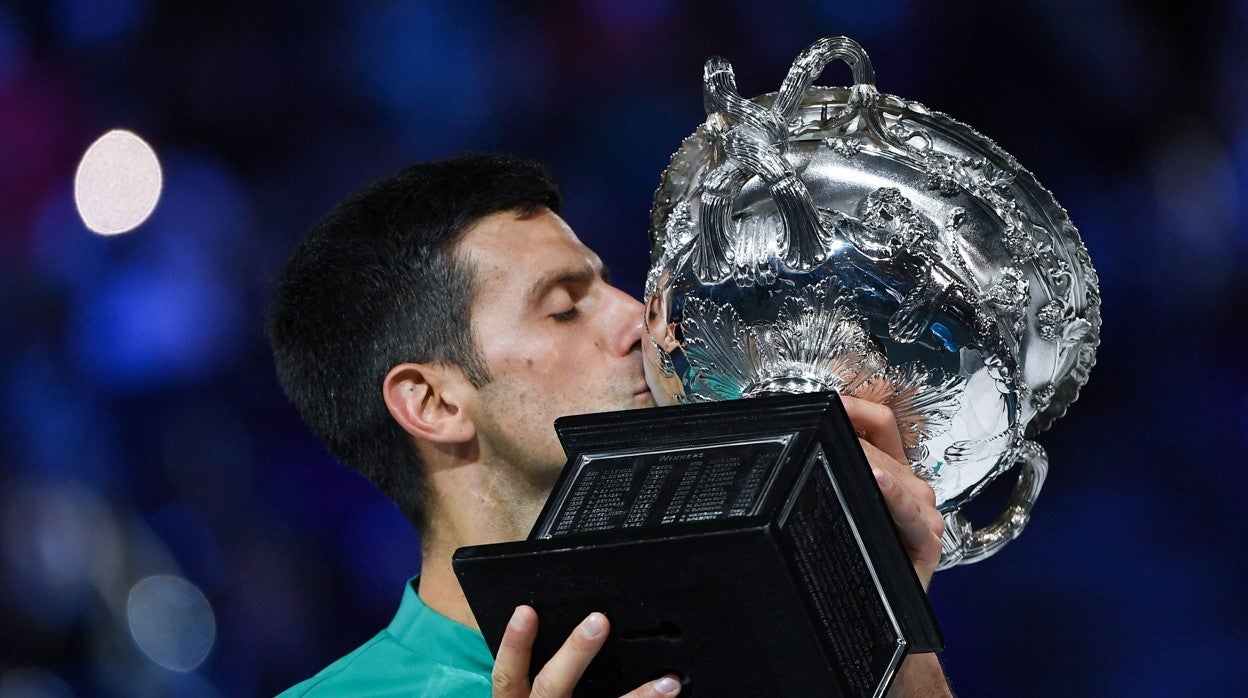 Novak Djokovic, con su noveno título de Australia conseguido en 2021