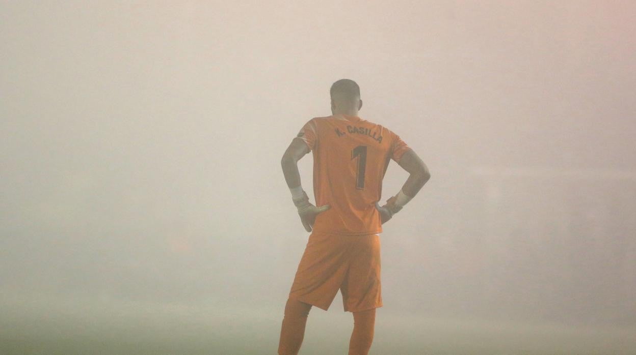 Casilla, portero del Elche, ayer en un partido de la Copa del Rey