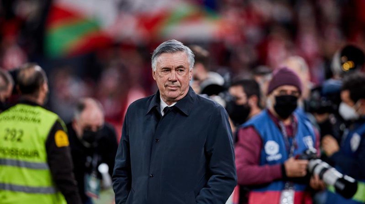 Carlo Ancelotti, en la banda durante un partido del Real Madrid