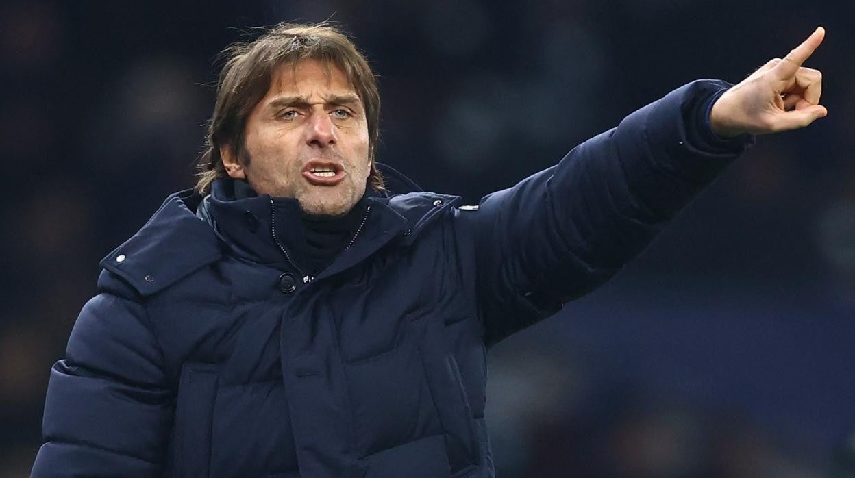 Antonio Conte, técnico del Tottenham