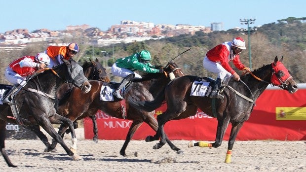 «Karluvy» conquista de forma brillante el Premio Diario ABC