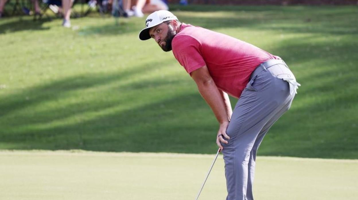 Jon Rahm, número uno del mundo del golf defiende su posición en Hawáil