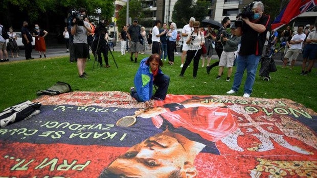 «El señor Djokovic no está cautivo, es libre de irse en cualquier momento que desee»