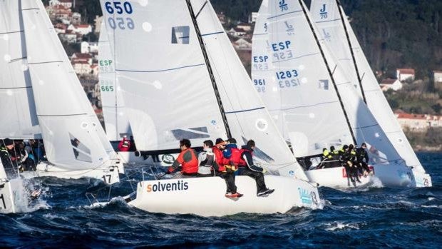 Último acto en Vigo para las Viallalia J70 Winter Series