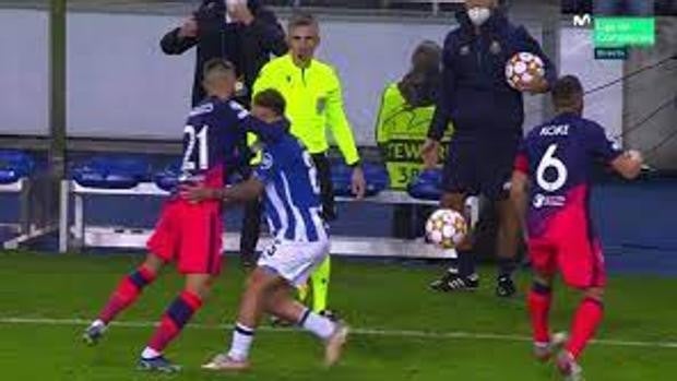 La estupidez de Carrasco en Oporto le cuesta tres partidos