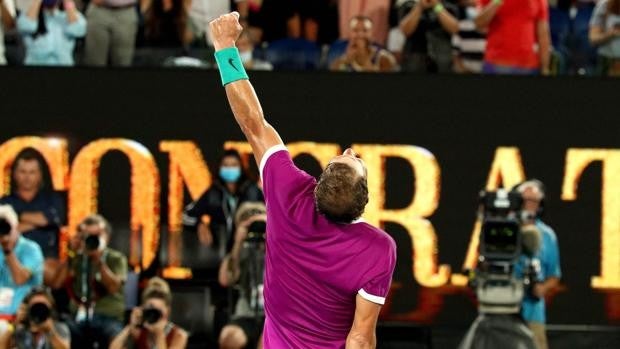 Nadal vence a Medvedev y a mil rivales más