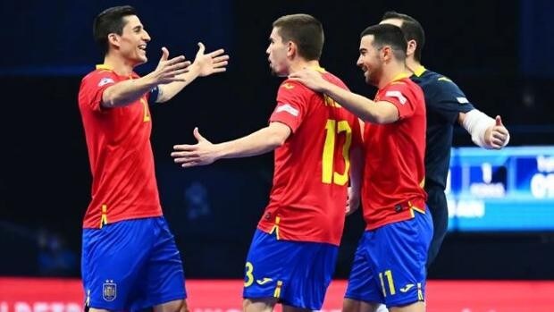 España tira de orgullo para no bajarse del podio