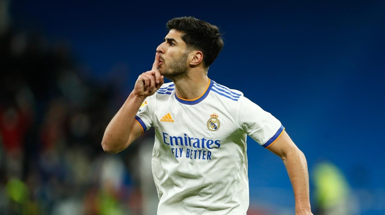 Asensio pidiendo el cese de los pitos al Real Madrid en el Santiago Bernabéu