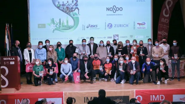 El Zurich Maratón Sevilla 2022 entrega sus premios a los mejores atletas