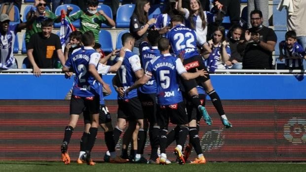 El Alavés respira ante el Rayo