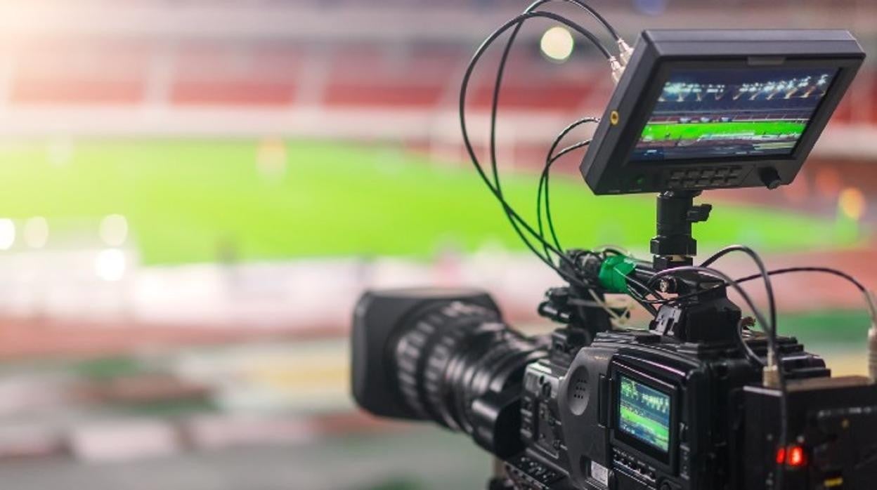 El lío de los derechos televisivos que amenaza a la Primera RFEF