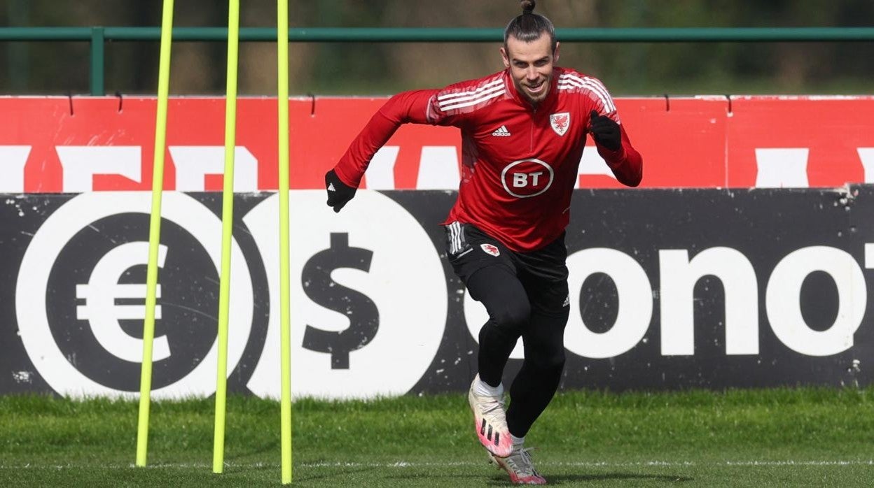 Bale, a tope con Gales