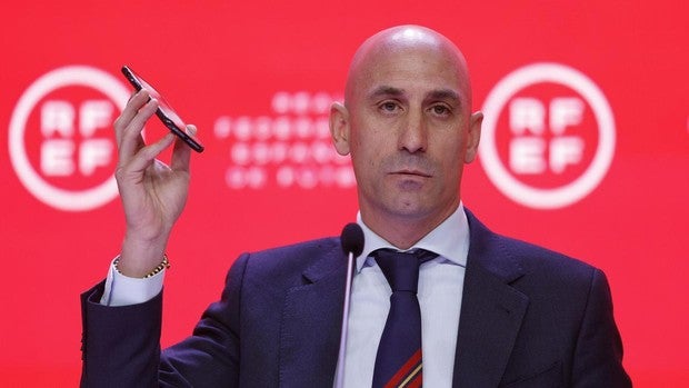 Luis Rubiales: «No puedo garantizar que no me metan un saco de cocaína en el maletero»