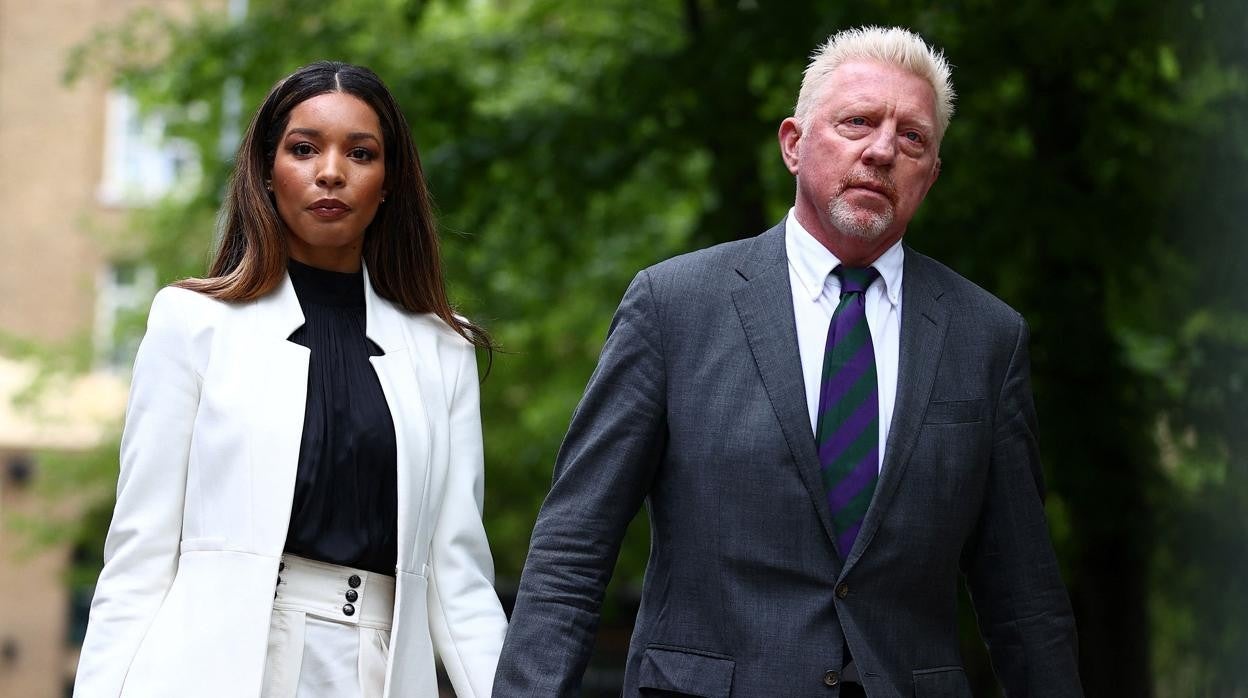 Becker y su pareja Lilian de Carvalho Monteiro, esta mañana en Londres