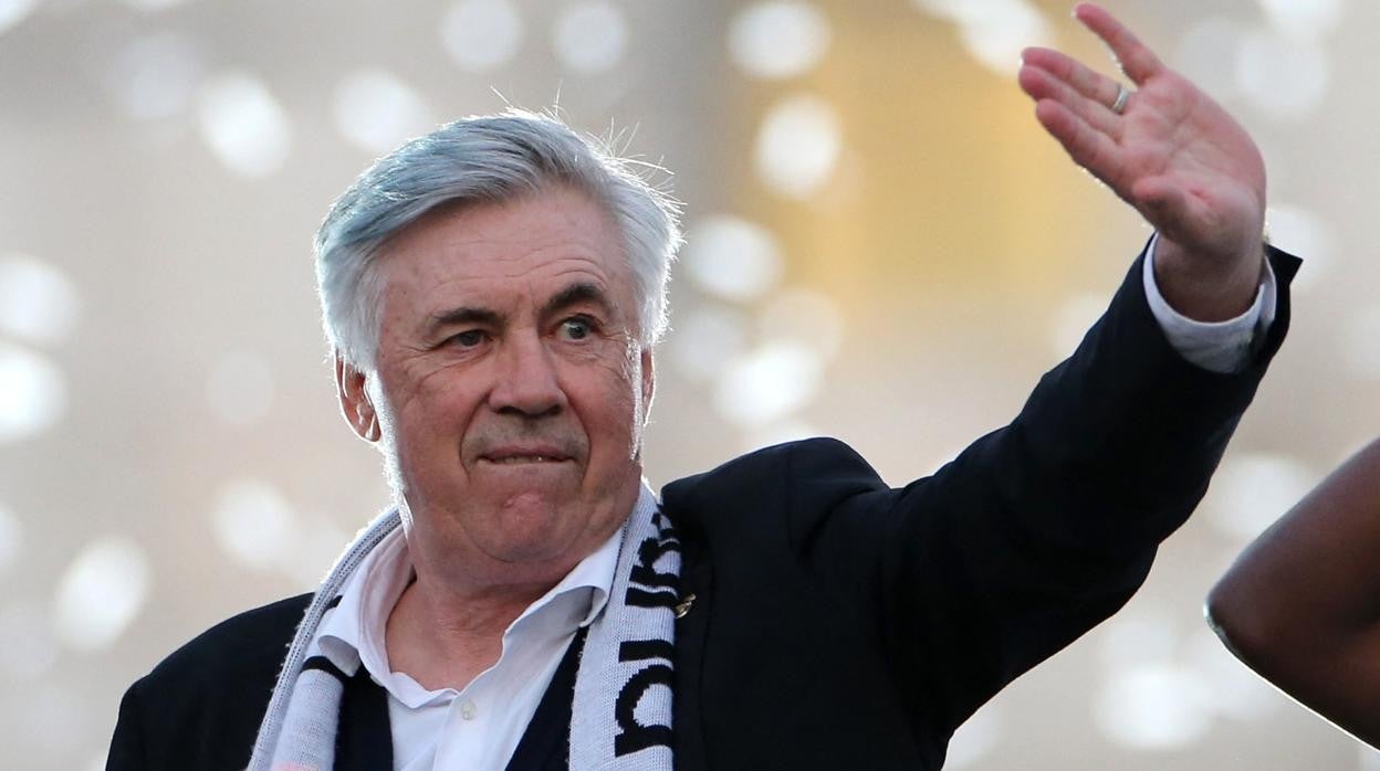 Ancelotti, durante las celebraciones ligueras del Real Madrid