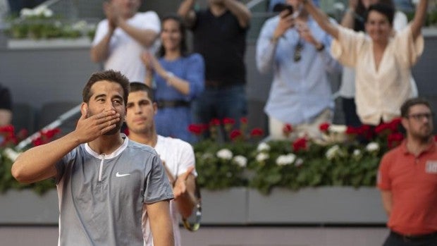 Marc López se despide con un tributo en la Manolo Santana