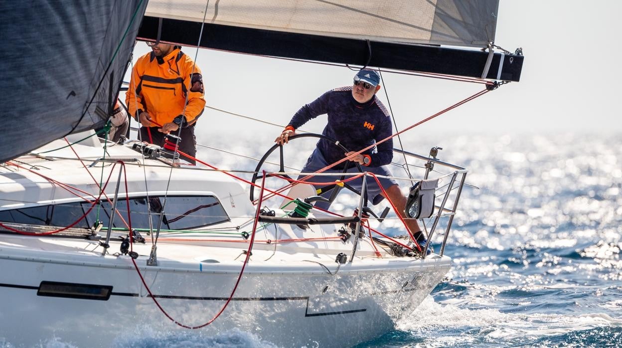 Cerca de 80 barcos en la bahía de Palma en la segunda jornada de PalmaVela