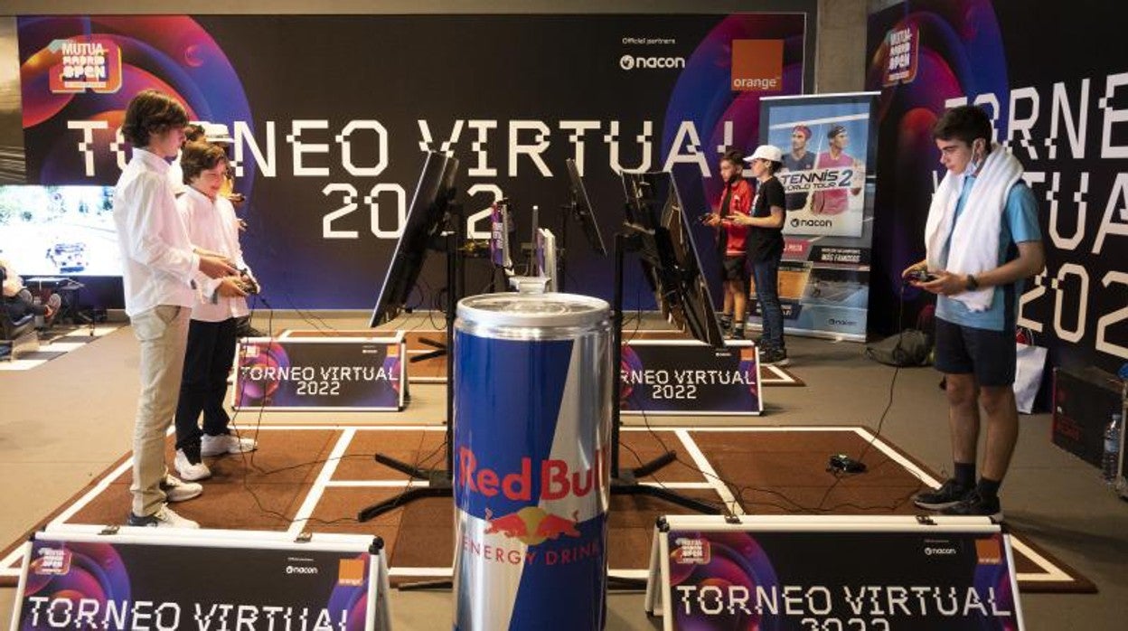 Varios jugadores durante el momento de la fase de clasificación del torneo virtual