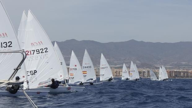 Arranca el Campeonato de España de ILCA 7 en el Puerto Deportivo Juan Montiel