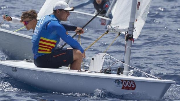 Ricard Castellvi lidera el Campeonato de España de ILCA 7