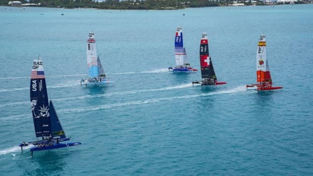 Canadá lidera la general seguido del británico Ben Ainslie y los australianos de Tom Slingsby