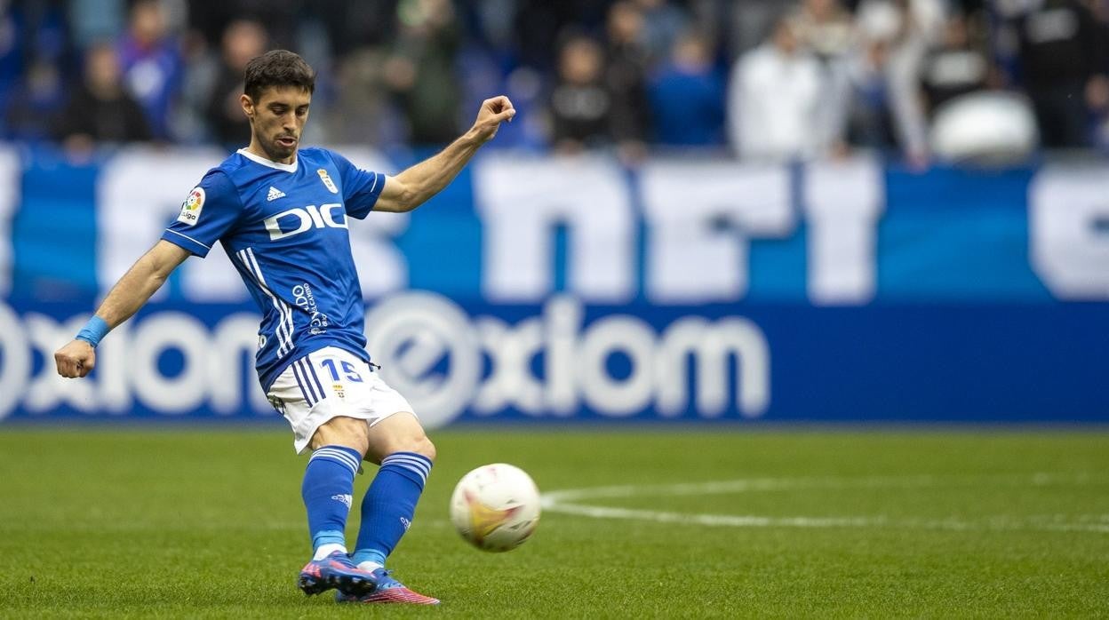 Oviedo y Zaragoza se reparten el botín en un partido loco en el Tartiere