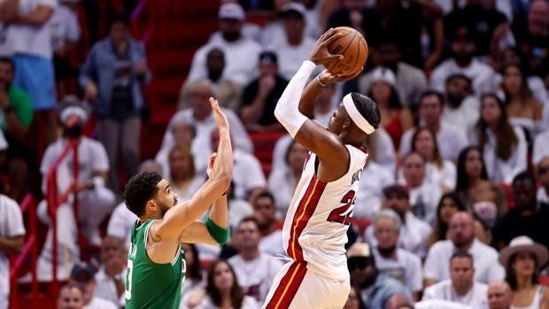 Miami descompone a los Celtics en una exhibición de Jimmy Butler