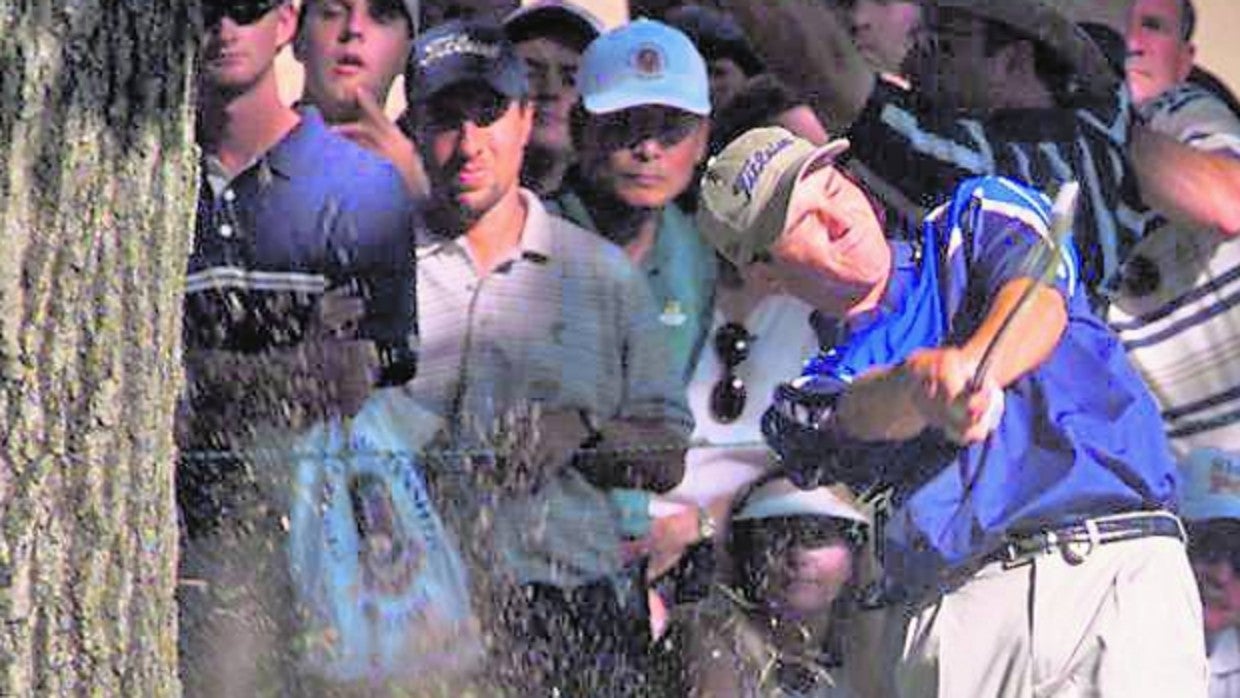 Sergio García, en su famoso golpe a ciegas en 1999