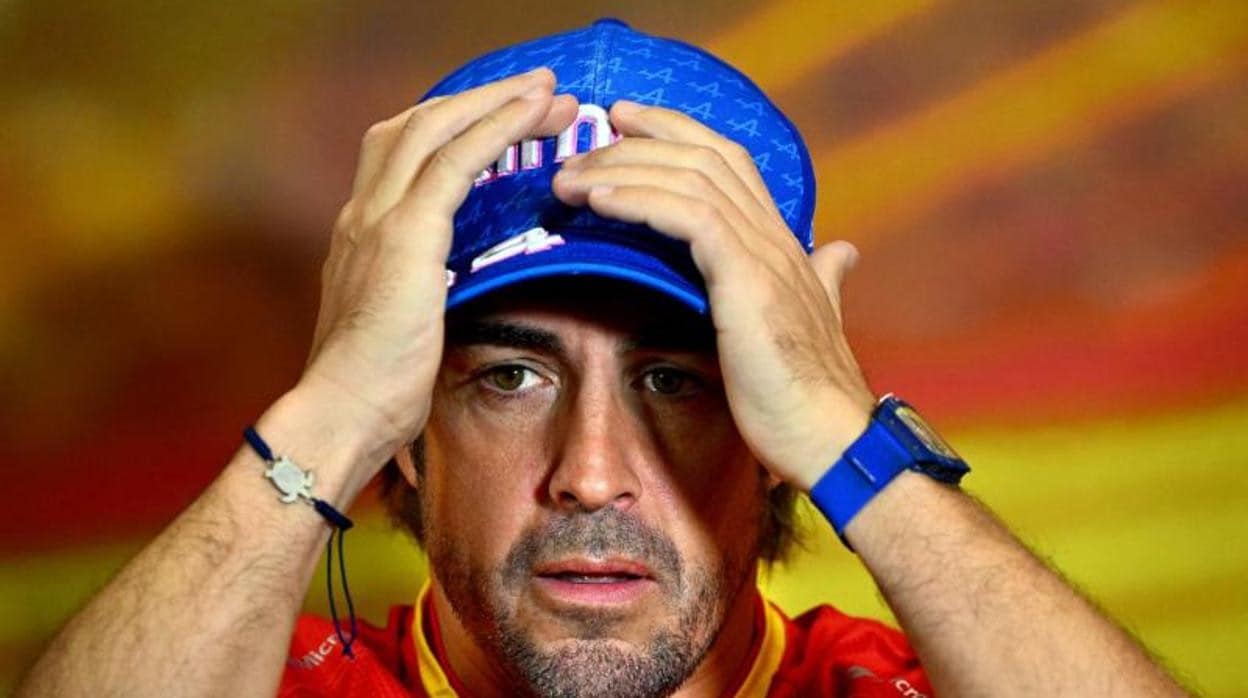 Alonso carga contra los árbitros: «Los comisarios fueron incompetentes»