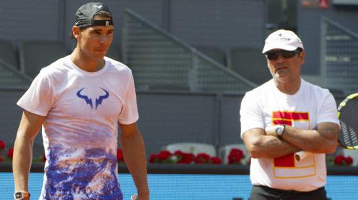 Nadal, junto a su tío Toni, en una imagen de archivo