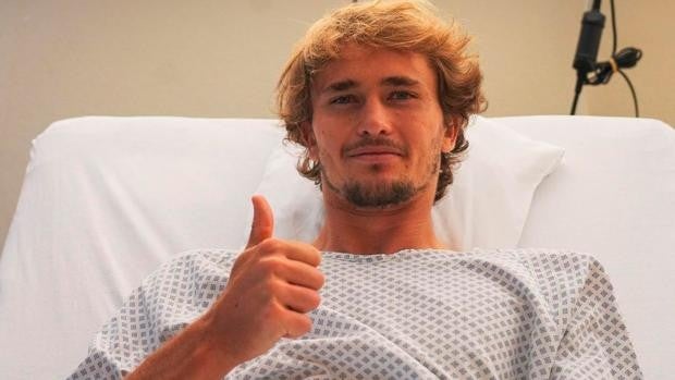 Zverev, operado de tres ligamentos desgarrados